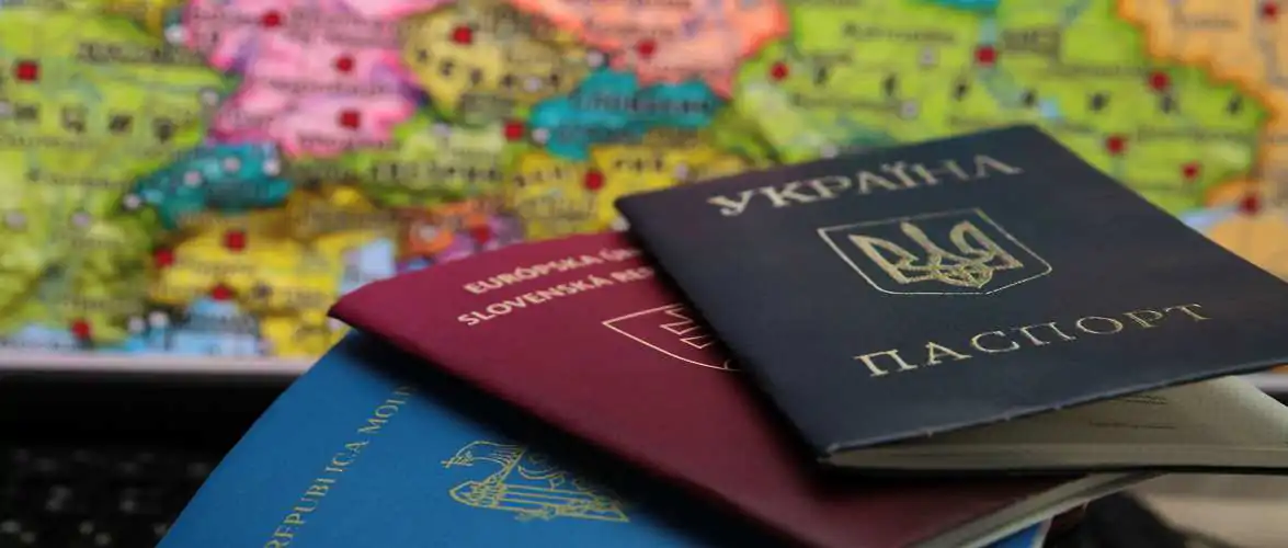 Переклад документів для отримання громадянства за кордоном: які документи потрібні, як їх засвідчити та апостилювати
